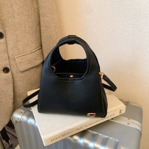 حقائب صغيرة للنساء